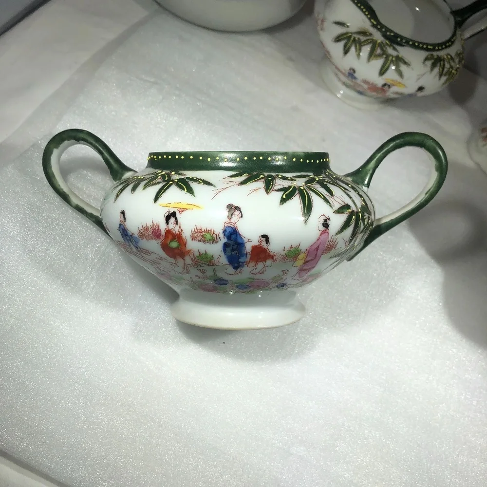 VINTAGE JAPANESE KUTANI PORCELAIN MATCHING 5 PIECE SET